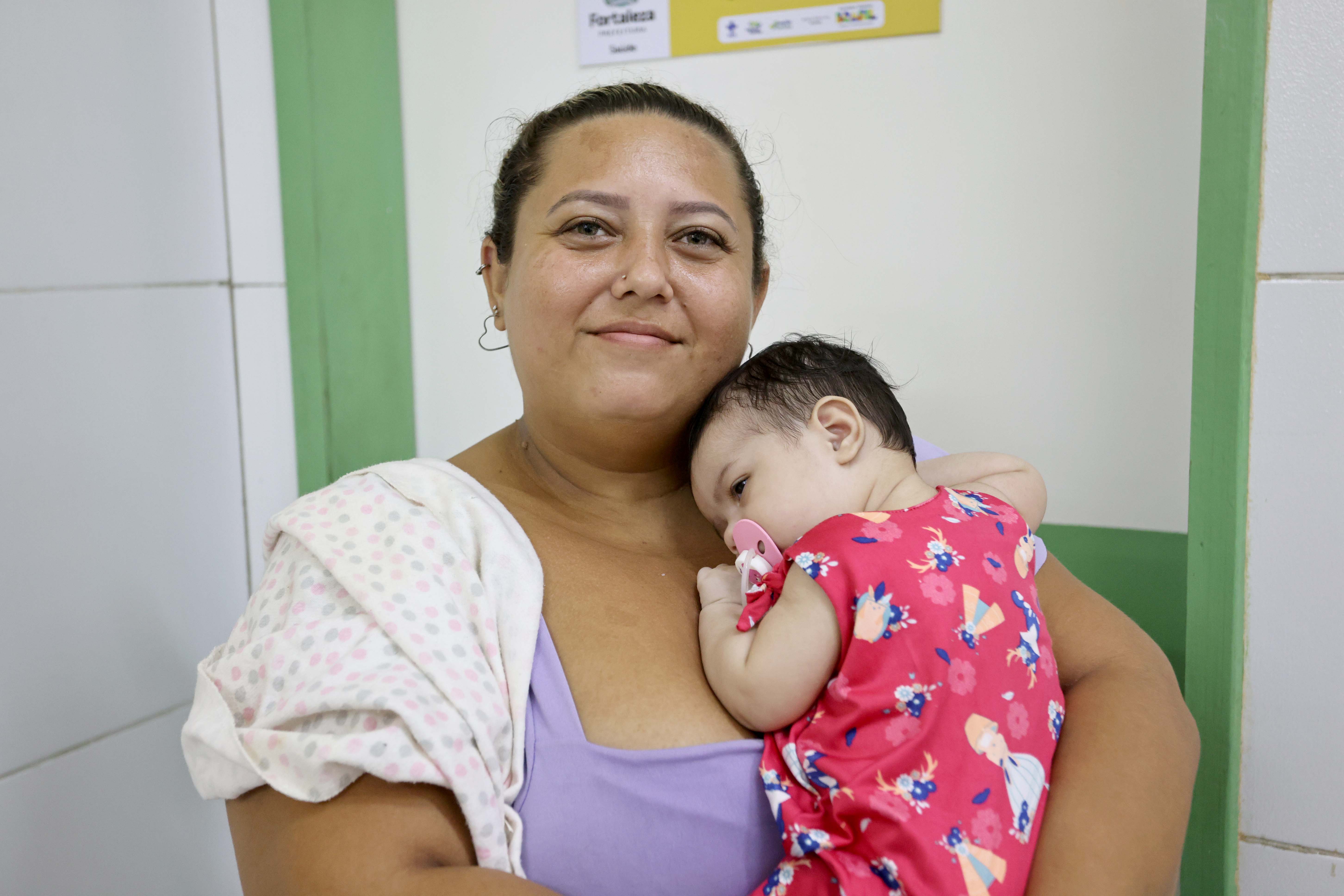 Fernanda com a sobrinha Yasmin para a consulta odontológica